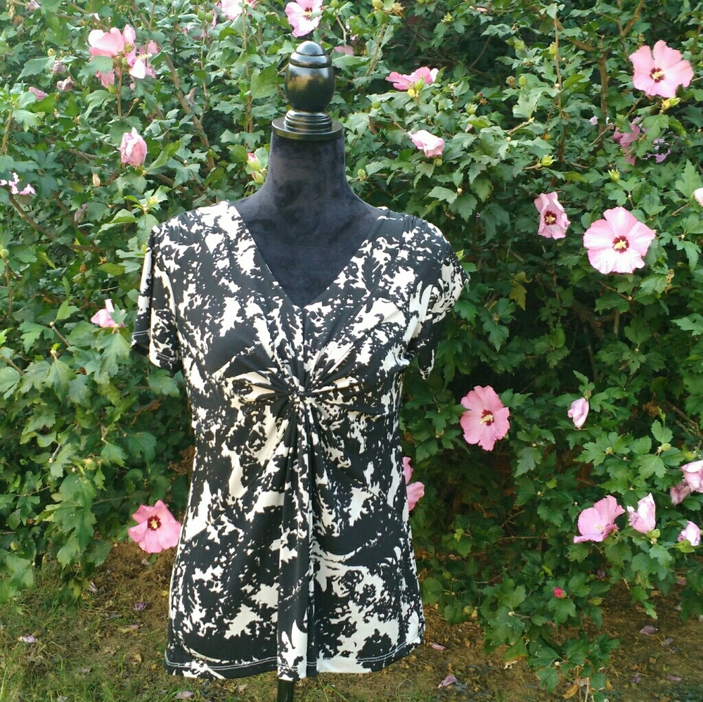 Daisy Fuentes Petites Black & Gray Top S/S Sz PL